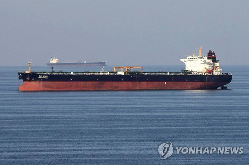 초대형 유조선 3척 호르무즈 통해 걸프 빠져나와&hellip;휴전 후 처음