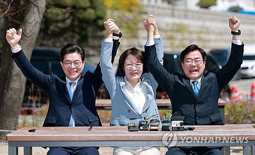 손잡은 정원오&middot;추미애&middot;박찬대 