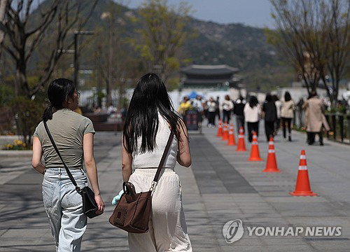초여름 더위 28도 육박, 남부&middot;제주 일부 지역 비 소식