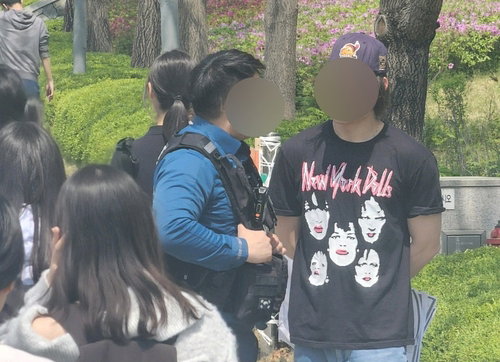 연세대 '팔레스타인 연대' 유인물 배포 놓고 갈등&hellip;경찰 출동 소동