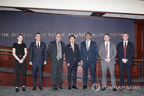 국민의힘 장동혁 대표 방미: '신 안보 전략' 수립 vs. '지선 앞두고 외유' 비판