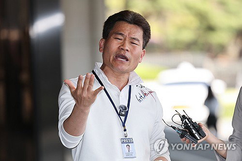 유튜버 전한길, '가짜뉴스'로 3천만원 이상 수익 의혹&hellip;경찰, 구속영장 신청