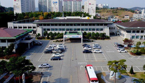 태안군, AI 돌봄 로봇 40가구 보급&hellip;고립 가구 스마트 돌봄 강화