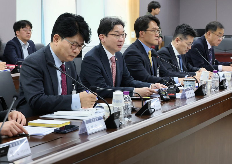 금융위, 제3차 중동상황 피해업종 관련 산업ㆍ금융권 간담회