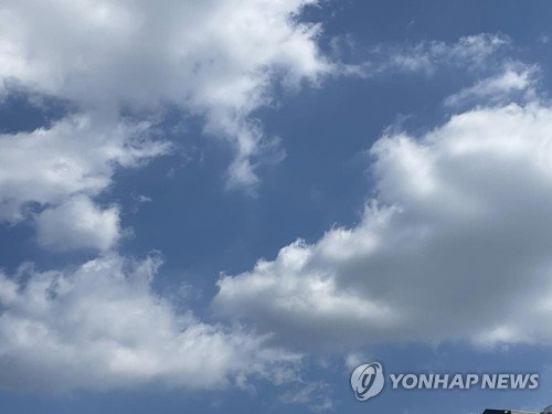 전북 전역 구름 많은 흐린 날씨 지속... 낮 최고기온 27도 기록