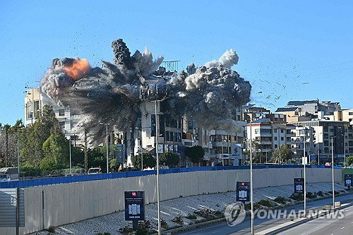 프랑스군 1명 사망&middot;3명 부상...정부 