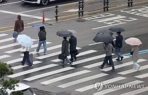 부울경 전역 흐리고 한때 비 소식 속 낮 최고 24도