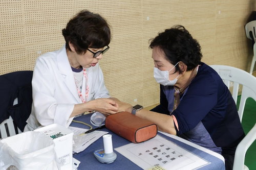 여성농업인 348명 대상 특수 건강검진 개시&hellip;이동검진 버스 맞춤형 의료