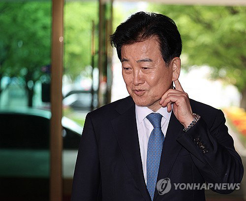 정동영 통일부 장관 구성 핵시설 언급 논란 일축 