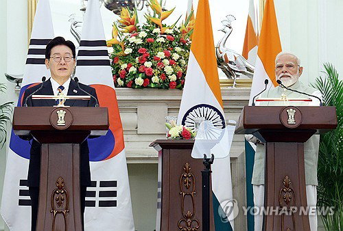 AI&middot;반도체 '디지털 브릿지' 구축 및 6대 핵심기술 MOU 체결