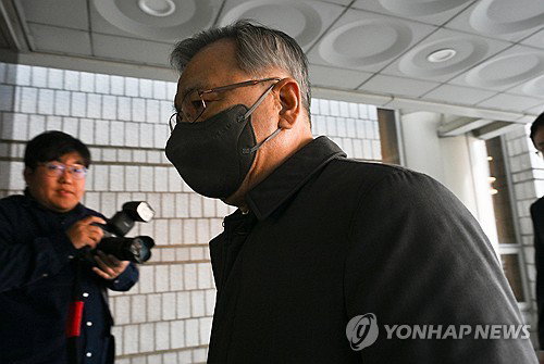 '가짜 수산업자 금품' 항소심 징역 1년 구형