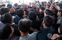 화물연대 조합원 사망 사고에 기업·공권력 책임론 확산
