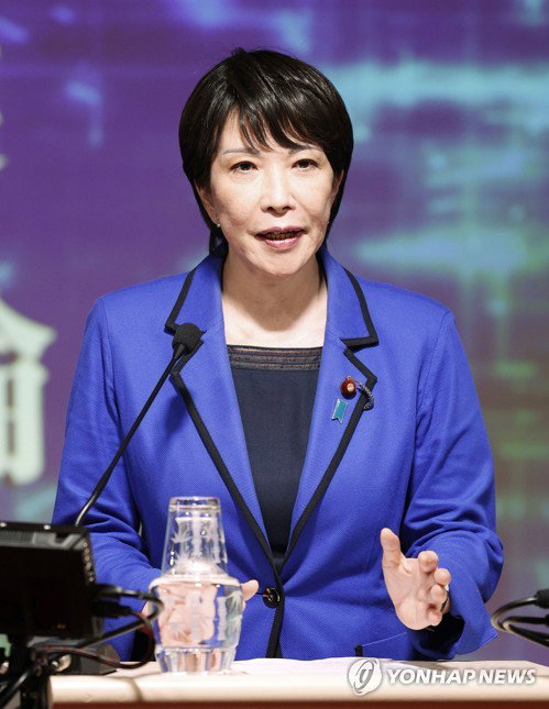 다카이치 총리 야스쿠니 공물 봉납 강행... 정부 