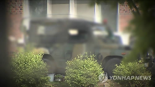 육군 12사단 4.5톤 군용 차량 전도 사고&hellip;간부 1명 사망 및 병사 1명 중상