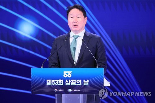 정부 &lsquo;직접 플레이어&rsquo; 전환 촉구&hellip;개별 기업 타격하는 &lsquo;핀포인트&rsquo; 지원 체계 시급