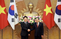 李대통령 "韓, 원전·물류·금융으로 도약…홍강 기적도 함께"