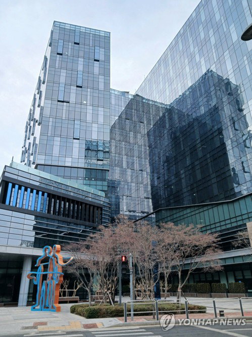 삼성SDS, 10조원 AI 인프라 투자 로드맵 발표... 목표주가 21만6천원 상향