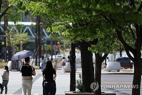 전국 초여름 기온 27도 분포, 중부 밤부터 비 예보 | 큰 일교차 건강 유의