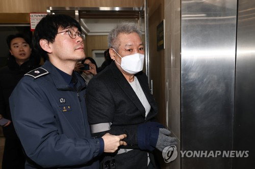 건진법사 항소심, 특검 징역 6년 유지 요청 | 1심 무죄 정치자금법 혐의 징역 2년 구형