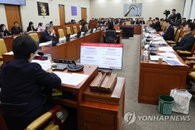 국회 과방위, MBC 앵커 발언 두고 여야 격돌