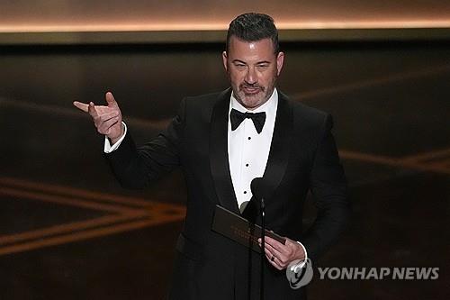 미디어 거인: 디즈니 방송 면허 조기 심사 | 정치적 발언의 규제 압박과 글로벌 파장