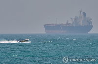 호르무즈 해협: 일본 유조선 운항 재개, 이란 외교 지형 변화 시험대