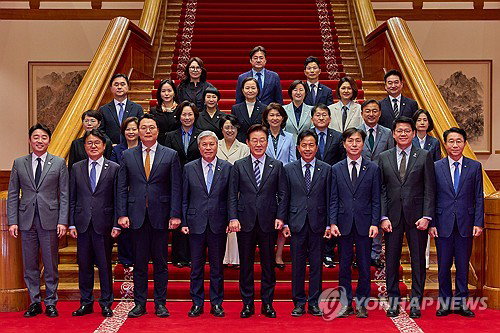 이재명 대통령, 비교섭단체 오찬 | 정치 양극화 해소 및 국익 외교 초당 협력 강조