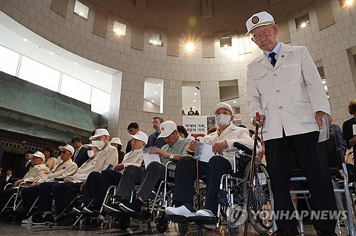 국군포로 예우 강화: 국방부, 21회째 귀환 국군포로 초청 | 30여명 김포&middot;강화 방문