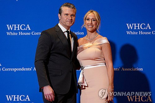 미중 경제 갈등 심화 속 고위 관료 배우자 의상 논란: 패스트 패션의 정치적 함의