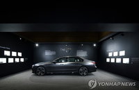 LG에너지솔루션, BMW 10조원 배터리 공급 확정...1분기 적자 속 반등 모색