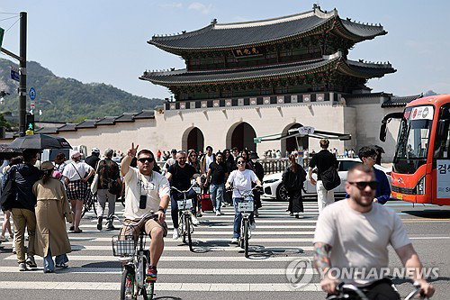 노동절 연휴 시작, 전국 15도 안팎 일교차&hellip;강원&middot;충북 등 일부 지역 오전 비 소식