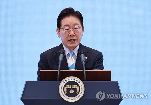 이재명 대통령, 청와대 첫 노동절 기념식 주재