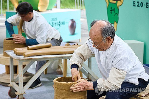 울주 외고산, 2026 울산옹기축제 성황 개막 | 3일간 전통과 문화의 향연