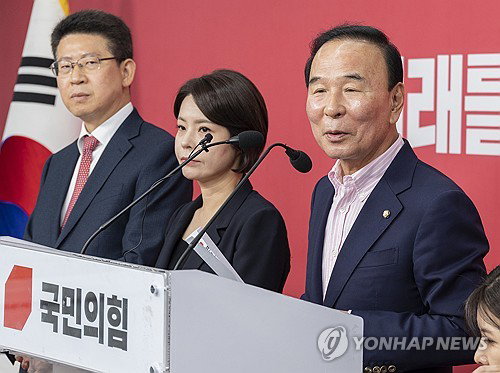 국민의힘 박덕흠 공천관리위원장, 당사서 공천 현안 질의응답