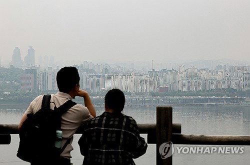 전북 지역 큰 일교차 속 흐린 날씨 지속, 내일 새벽 다량의 비 예고로 주의 당부