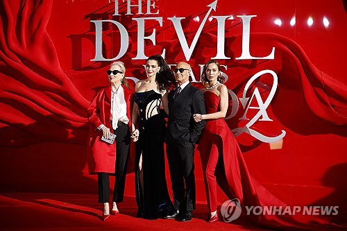 '악마는 프라다를 입는다 2' 북미 극장가 장악, 개봉 첫날 흥행 신기록 달성