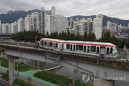 의정부경전철, 전동차 고장으로 2시간 30분 전 구간 운행 중단...대중교통 신뢰도 시험대