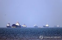 미국-이란 호르무즈 군사 충돌, 중동 긴장 격화로 국제 유가 급등 및 증시 하락