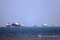 미국-이란 호르무즈 군사 충돌, 중동 긴장 격화로 국제 유가 급등 및 증시 하락