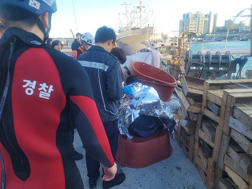 울산 방어진항 해상 추락 60대 남성, 해경 신속 구조&hellip;음주 상태로 병원 이송