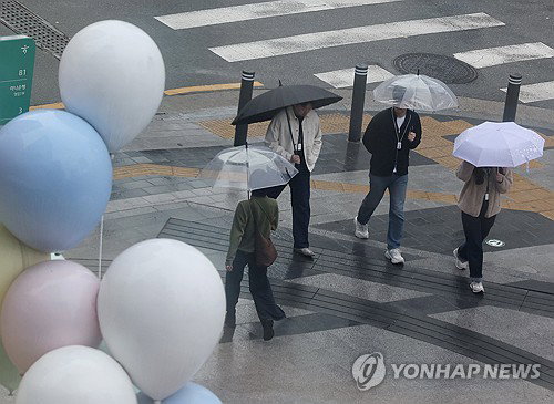 전국 흐리고 곳곳 비, 제주 강풍특보 가능성&hellip;시설물 안전 주의 촉구
