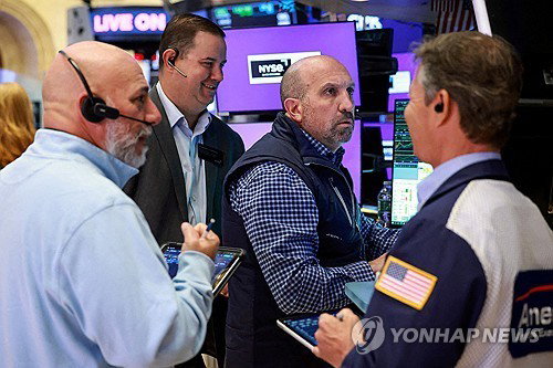 미국 증시 S&P 500 지수 랠리, 대형 기술주 쏠림 심화로 취약성 경고 증폭