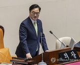 우원식 국회의장, 헌법 개정안 본회의 상정 철회…정국 경색 장기화 우려 고조