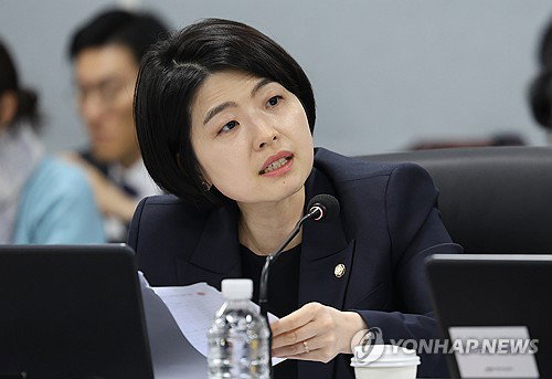 국민의힘 한지아, 개헌안 표결 불참 선언... 여야 협치 부재로 국회 정국 경색 심화