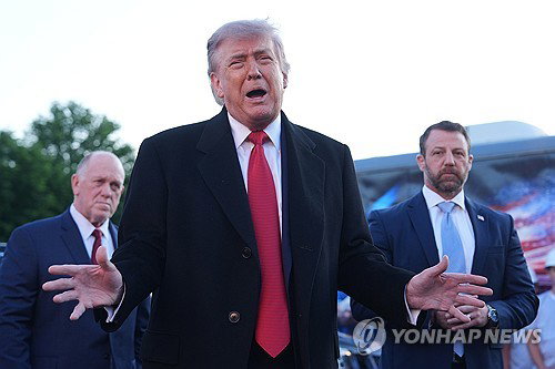 트럼프, 이란에 핵합의 강제하며 