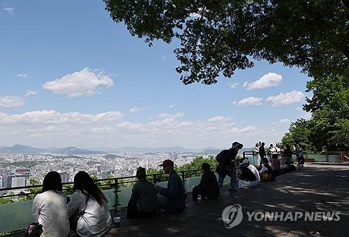 전국 맑음 속 건조특보 확산, 큰 일교차에 건강 및 화재 예방 중요성 부각