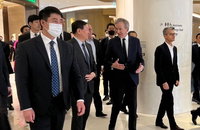 LVMH 아르노 회장, 3년 만 한국 방문…명품 시장 전략적 점검 나선다