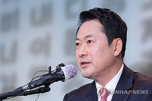 국민의힘 장동혁, 박성준 '공소취소 인지론' 비판&hellip;호르무즈 화물선 정부 대응 의혹 제기