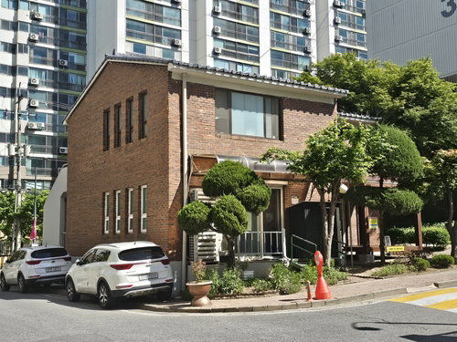 청주 경로당, 78세 총무 주도로 자율적 돌봄 시스템 구축&hellip;고령화 사회 복지 모델 제시