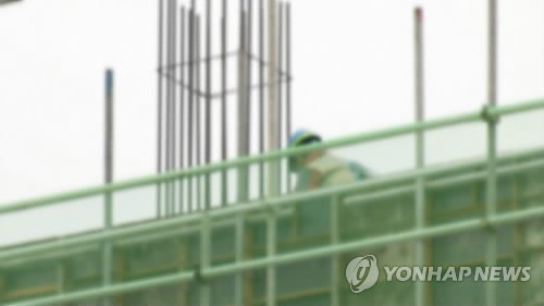 인천 아파트 공사장 비계 전도, 작업자 4명 부상&hellip;안전 수칙 준수 여부 조사 착수